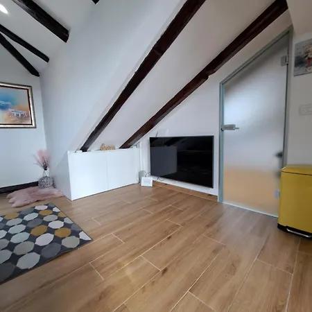 Jacuzzi Sky Apartment Split