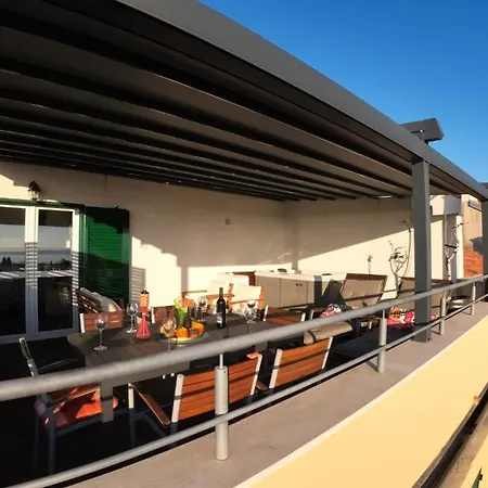 Apartment Jacuzzi Sky Split